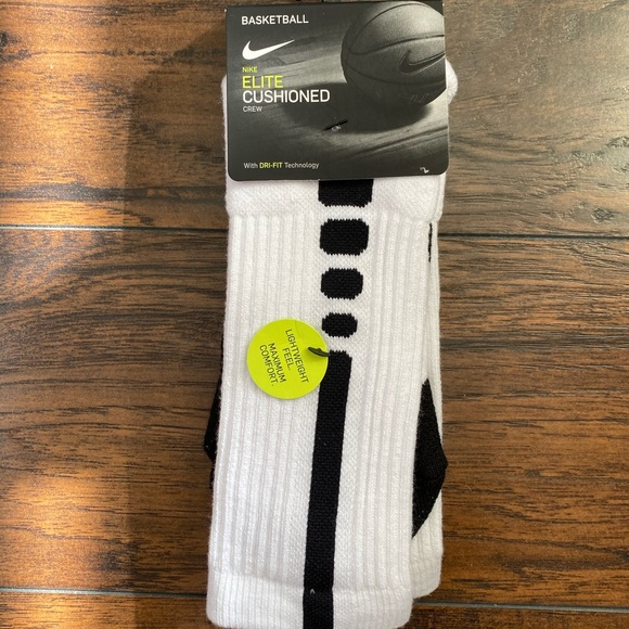 Nike Elite Crew Socks (BRAND NEW) - Picture 2 of 3